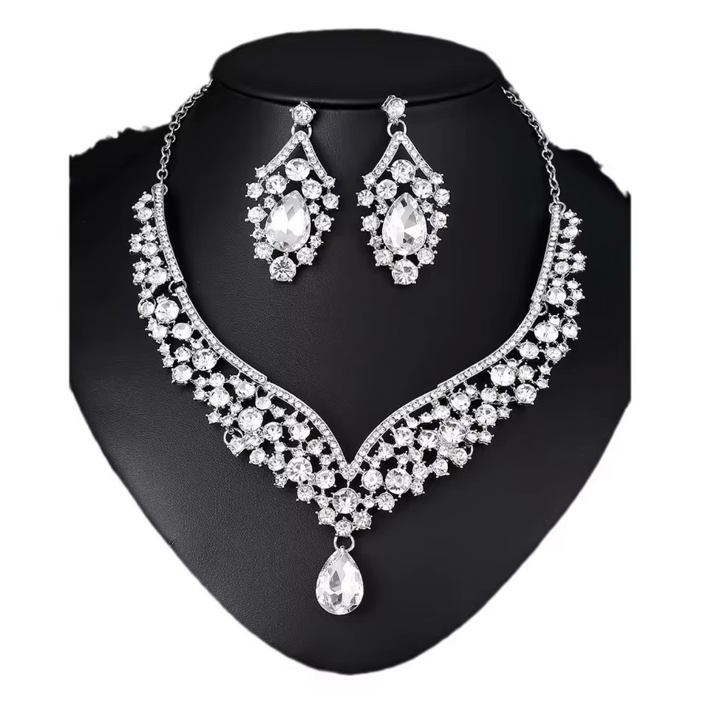 Elegant Silver Necklace and Earring Set